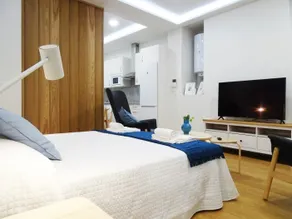 Centrally located with air conditioning - Image 2