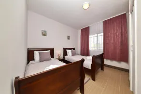 Sea view apartment with large pool & ocean breeze - Image 4