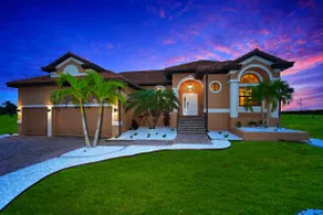 Luxury 4BR Villa · Heated Saltwater Pool · Punta Gorda Isles · Sleeps 14 - Image 2