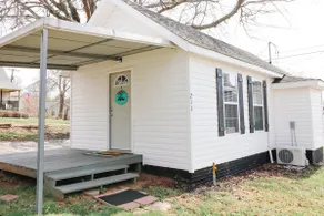 12 min to Clemson | Quiet home in small town S.C. - Image 3