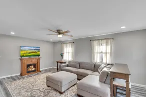 3 bedroom home in quiet neighborhood - Image 4