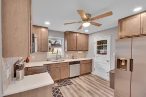 3 bedroom home in quiet neighborhood - Image 5