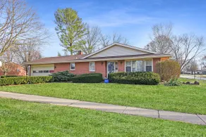 3 bedroom home in quiet neighborhood - Image 2