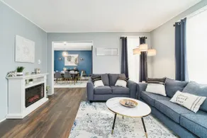 Central & Peaceful 3-bed home with a fireplace - Image 3