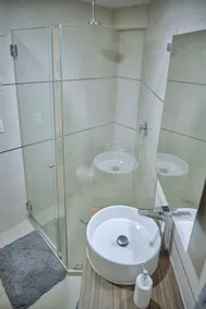 Clavería Local Loft - Image 3