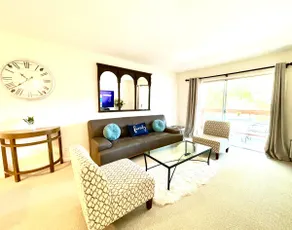 Beautiful & cozy 2 Bd 2 baths condo w/pool** - Image 5