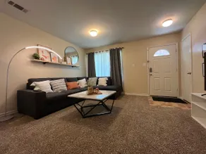 Cozy 2 Bedroom Suite Near Joe Pool Lake - Image 2