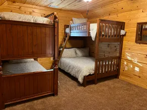 Cheerful & Modern 3 bedroom Cabin with Fire Pit - Image 5