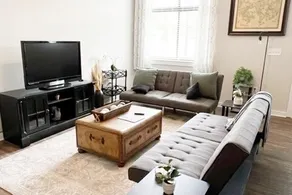 Townhouse in Uptown/King Bed/Wi-Fi /W&D - Image 3