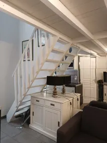 Mezzanine studio, everything within walking distance - Image 5