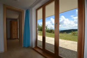 Garden apartment with magnificent mountain view - Image 3