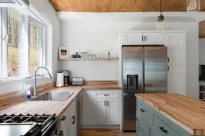 Cheerful Mountain Cottage - Image 2