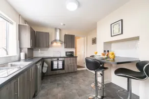Thy Grace 3 Bedroom 2 Shower Room Central Newland - Image 2