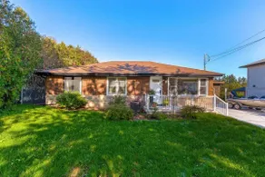 A Beautiful Bungalow near Kelso Lake / Ski Resort - Image 4