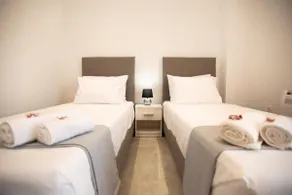 Lovely 2 bed room apartment near the beach - Image 2