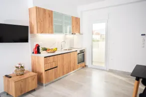 Lovely 2 bed room apartment near the beach - Image 5