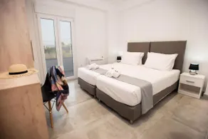 Lovely 2 bed room apartment near the beach - Image 3