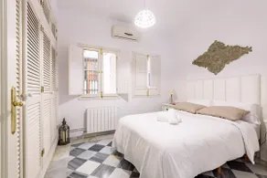 RELAXING AND LUXURIOUS APARTMENT NEXT TO THE CATHEDRAL. - Image 5