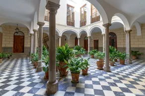 RELAXING AND LUXURIOUS APARTMENT NEXT TO THE CATHEDRAL. - Image 2