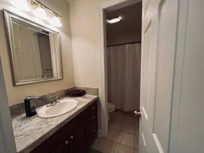 2 bedrooms, 1 bath, large livingroom & kitchenette - Image 4