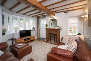 Rural town centre Cotswolds house - ideal location - Image 2