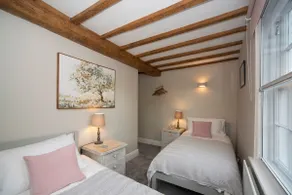 Rural town centre Cotswolds house - ideal location - Image 4