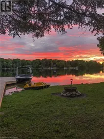 Cozy 3 Bedroom waterfront cottage, McCullough Lake - Image 4
