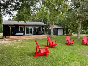 Cozy 3 Bedroom waterfront cottage, McCullough Lake - Image 3