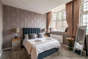 High Street Location the BEST apartment Canterbury - Image 2