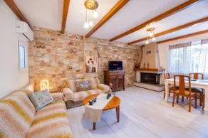 Cosy and quiet private home, 10 mins from airport - Image 3
