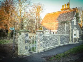 The Gatehouse- a charming historic cottage - Image 2