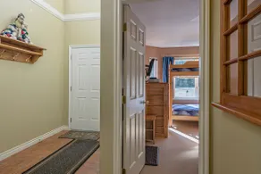 Popular Chalet Steps to Village - Great Views, Hot Tub, Laundry & Pet Friendly! - Image 3