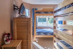 Popular Chalet Steps to Village - Great Views, Hot Tub, Laundry & Pet Friendly! - Image 5