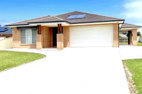 Modern Beach House Maloneys Beach (near Batemans Bay) - 2 min walk to beach! - Image 2
