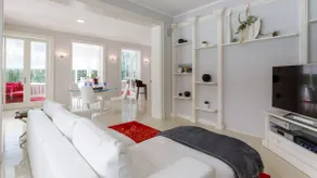Villa con terraza, sauna y barbacoa | Vistas a la piscina | Perfecta para el trabajo en remoto - Image 3