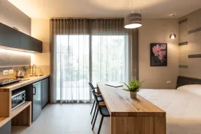 Elegant studio with kitchen in Peschiera del Garda - Image 4