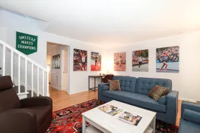 RunQuarters. End unit Townhouse is close to it all - Image 5