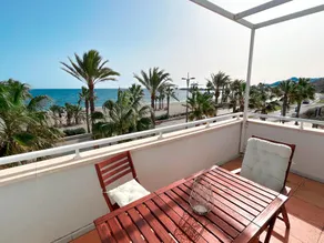 Beachfront penthouse with private garage - Image 3