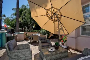 Lucy's Beach House, - Image 5