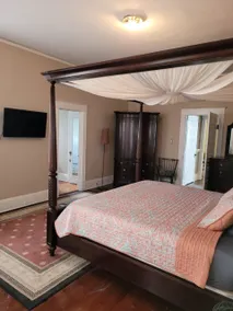 Avent on Falls Eight Bedroom Experience. - Image 3