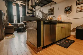 Downtown 210 - Volunteer Loft - Image 4