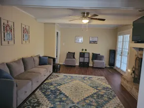 Large Cozy 4 bedroom home sleeps 8 w/ pool - Image 3