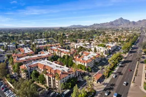 Beautiful newly remodeled 2-Bdrm Biltmore Condo - Image 2