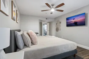Beautiful newly remodeled 2-Bdrm Biltmore Condo - Image 5