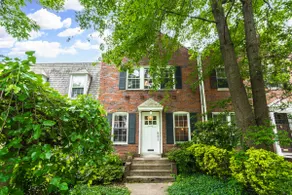 Terraced Townhouse Getaway in Georgetown - Image 2