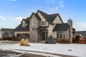 Large home w/ hot tub, cinema, bar/game room - Image 5