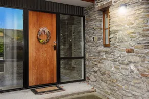 Maytime Cottage - Arrowtown Holiday Home - Image 3