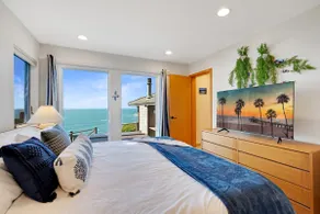 Pet-friendly Oceanfront Villa with Hot Tub & Solar - Image 4