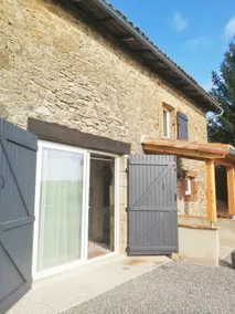Beautiful 2 bed cottage with swimming pool - Image 5