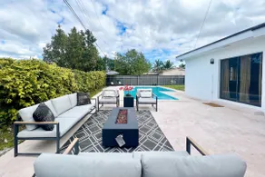 Miami MoonHaus | Pool, Arcade & Hoops - Image 2